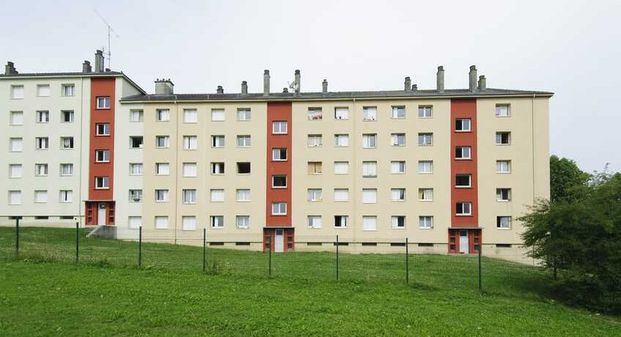 Ce logement dispose d'une chambre fermée, 1 salon et un séjour, surface 52m² - Photo 1