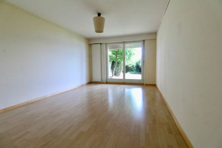 Bel appartement spacieux de 4.5 pièces (2 chambres) avec jardin et vue lac - Photo 2