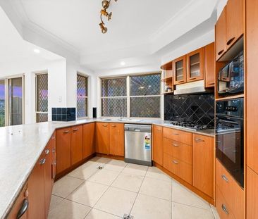 Beautifully Presented Family Home with Three Living Areas - Photo 3