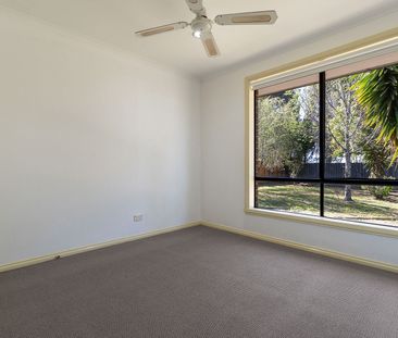 Charming 3-Bedroom Home in Roxburgh Park - Photo 5