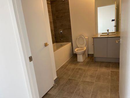 For Lease - 297 OAK WALK Drive Unit# 2310, Oakville, Ontario - Photo 5