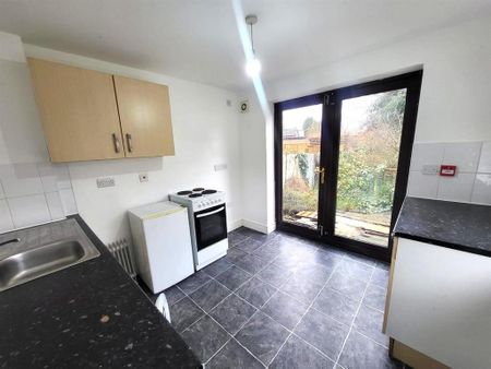 Studio to rent - Photo 3