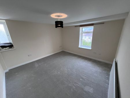 Frogmore Avenue, Sketty, Swansea SA2 9DJ - Photo 4