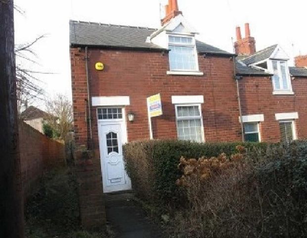 4 bedroom private hall to rent - Photo 1