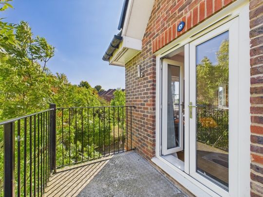 Freer Crescent, High Wycombe,HP13 - Photo 1