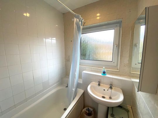 3 bedroom flat to rent - Photo 1