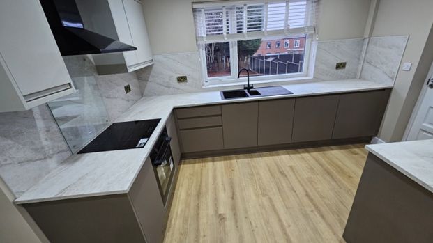 3 bed Semi-Detached - To Let - Photo 1