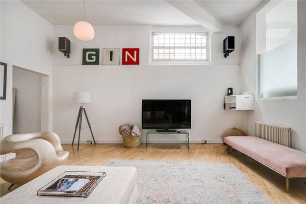 Scampston Mews, North Kensington, W10 - Photo 1