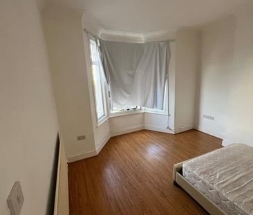 Room in a Shared House, Jutland Road, SE6 - Photo 5