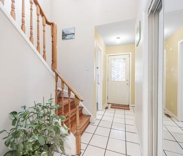 For Lease - 356 Laurentian Avenue, Mississauga, Ontario - Photo 4