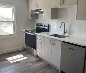 For Lease - 6273 Yonge Street, Innisfil, Ontario - Photo 1