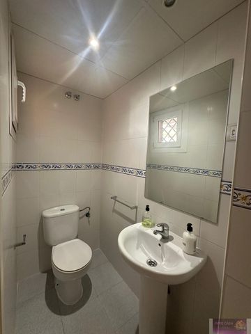 Chalet en alquiler en Malaga - Photo 2