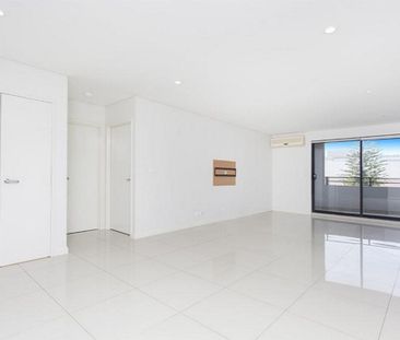 Stylish Two-Bedroom Apartment in Convenient Location - Photo 1
