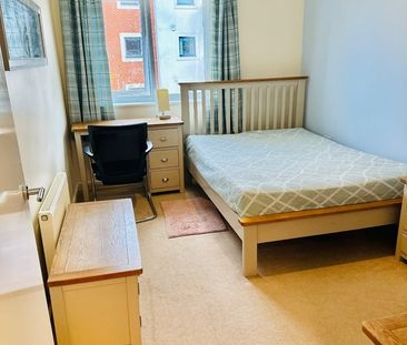 Room in a Shared Flat, Kennet Island, RG2 - Photo 4