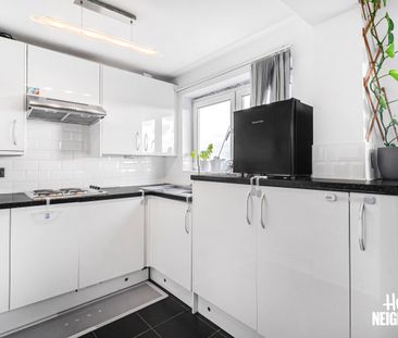 Phoenix Place - Photo 2