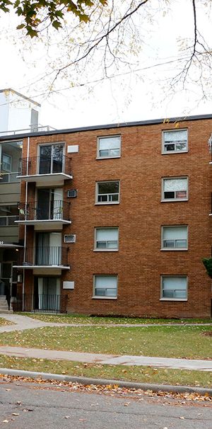 Randal Court Apartments - Photo 1