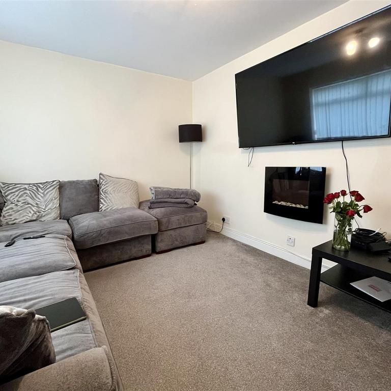 2 bedroom semi-detached house to rent - Photo 1