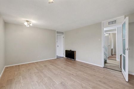 3 bedroom apartment to rent - Photo 2