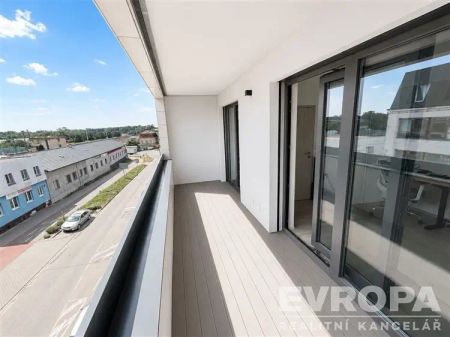 Pronájem moderního bytu 2+kk s terasou – Břeclav, ul. Břetislavova - Fotografie 2