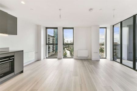 Bright and spacious 1 double bedroom apartment to rent in Stratford. - Photo 2