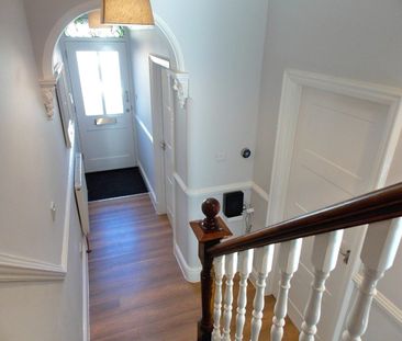 5 Bed Semi-Detached House, Devonshire Road, SO15 - Photo 2