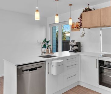 Modern and Easy-Care Living - Photo 3