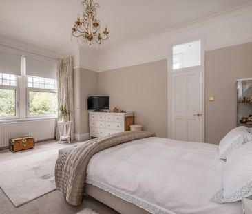 4 bedroom flat to rent - Photo 3