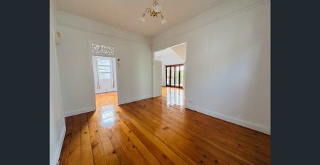 CHARMING CLAYFIELD COTTAGE - Photo 4