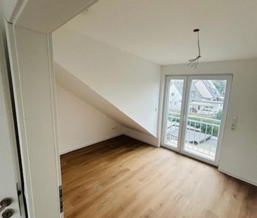 Schöne Dachgeschosswohnung in Langenfeld - Photo 5