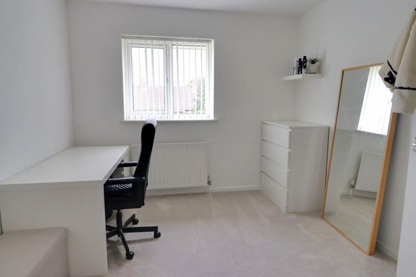 3 bedroom semi-detached house to rent - Photo 1