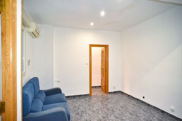 Refurbished flat at Xirivella entrance - Photo 1