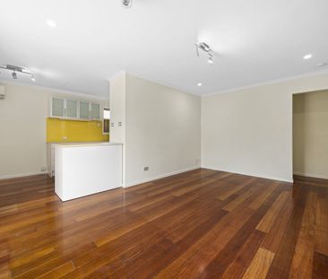 38 Sungold Avenue, Southport QLD 4215 - House For Rent | Domain - Photo 1