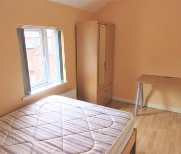 Great 4 Bedroom Apartment, 66c Rugby Avenue, Queens University Quar... - Photo 2