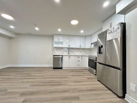 For Lease - 37 Prunella Crescent Unit# Bsmt, East Gwillimbury, Ontario - Photo 5