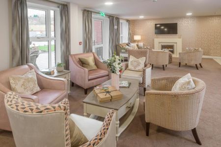 2 bedroom retirement property to rent - Photo 2