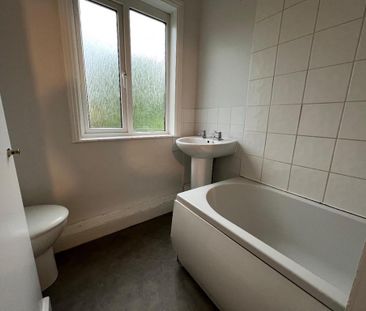 2 bedroom end of terrace house to rent - Photo 6