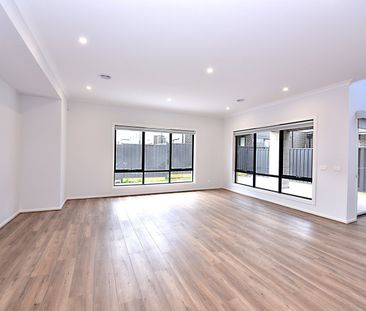 ULTIMATE LUXURY LIVING - Photo 2