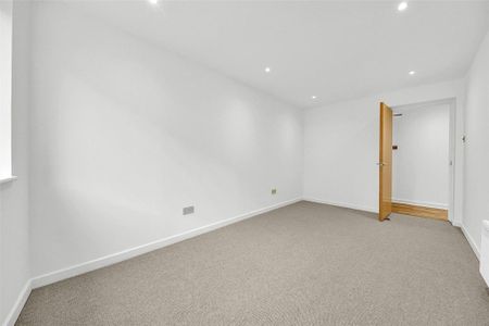 3 bedroom apartment to rent - Photo 3