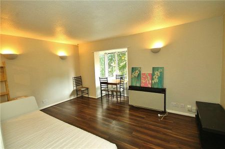 Studio to rent - Photo 3