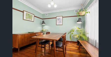 Charming Weatherboard With Wide Frontage & Dual Crossovers - Photo 2