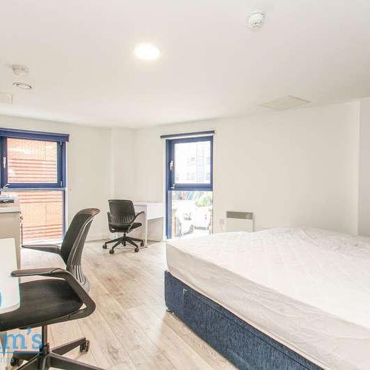 Large Professional Studio Bills Inclusive - City Centre, NG1 - Photo 1