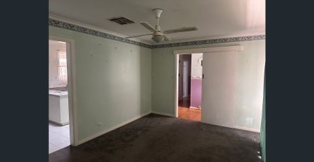 3 Bedroom and 1 Bathroom House for Rent in Port Augusta - Photo 2