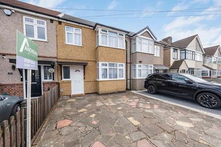 Denecroft Crescent, Hillingdon, UB10 - Photo 4