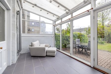 4 bedroom end of terrace house to rent - Photo 3