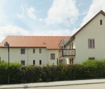 Gut aufgeteilte 4-Zimmer-Wohnung mit Balkon und Carportparkplatz - Foto 5