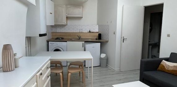 Location Appartement 2 pièces 38m² ST ETIENNE 42100 - Photo 2