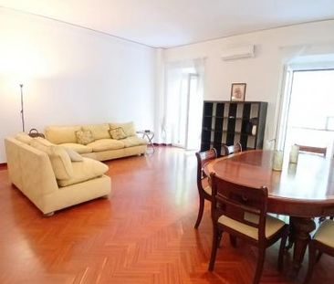 Parioli: Luminous 2 bedroom , double living room, kitchen, bathroom... - Photo 2