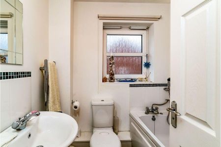 2 bedroom house to rent - Photo 2