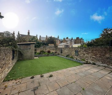 4 bedroom semi-detached house to rent - Photo 4
