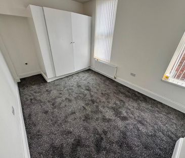 4 bedroom terraced house to rent - Photo 4